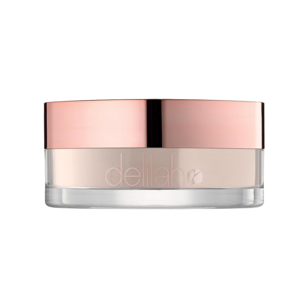 Delilah Pure touch micro-fine loose powder
